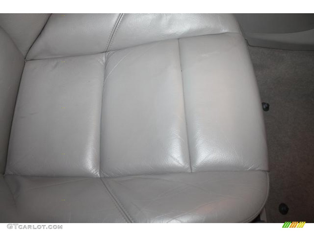 2005 V50 T5 AWD - Ice White / Off-Black photo #29