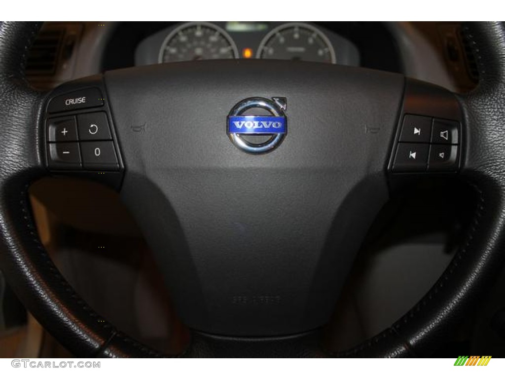 2005 V50 T5 AWD - Ice White / Off-Black photo #33