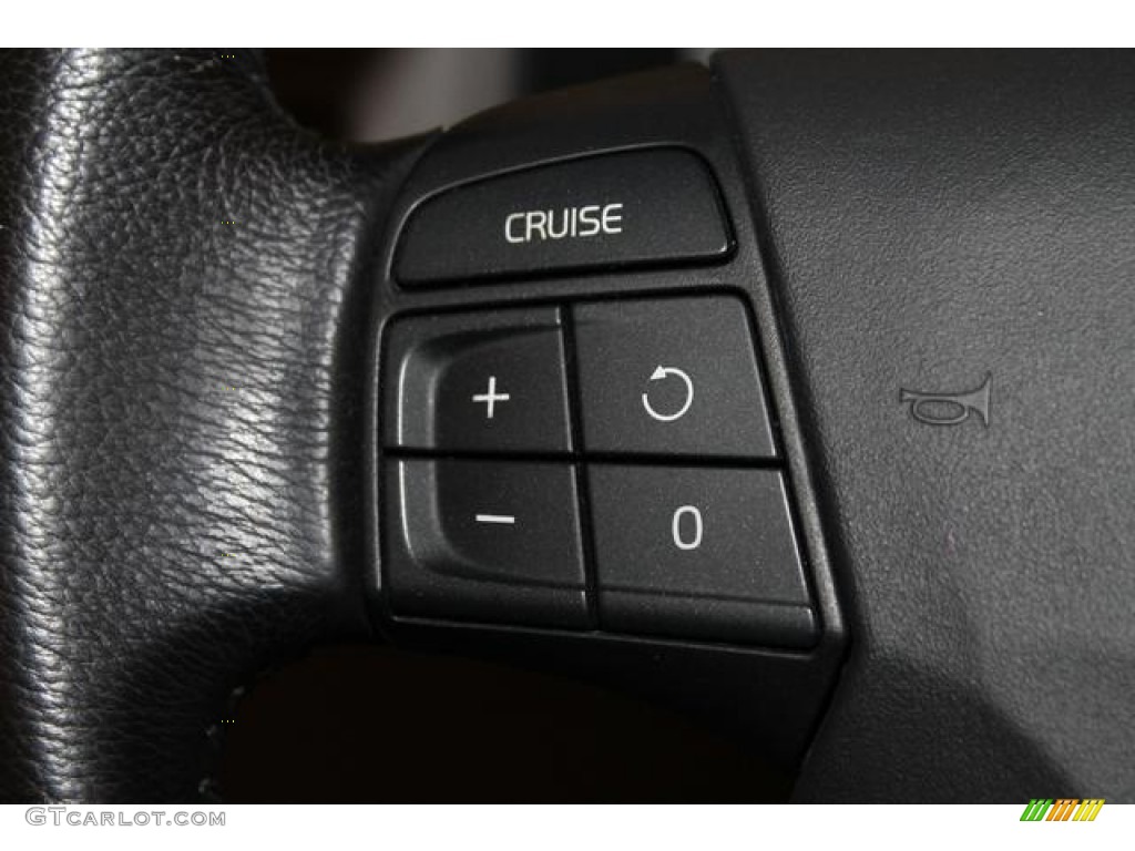 2005 V50 T5 AWD - Ice White / Off-Black photo #34