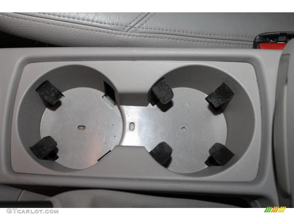 2005 V50 T5 AWD - Ice White / Off-Black photo #40