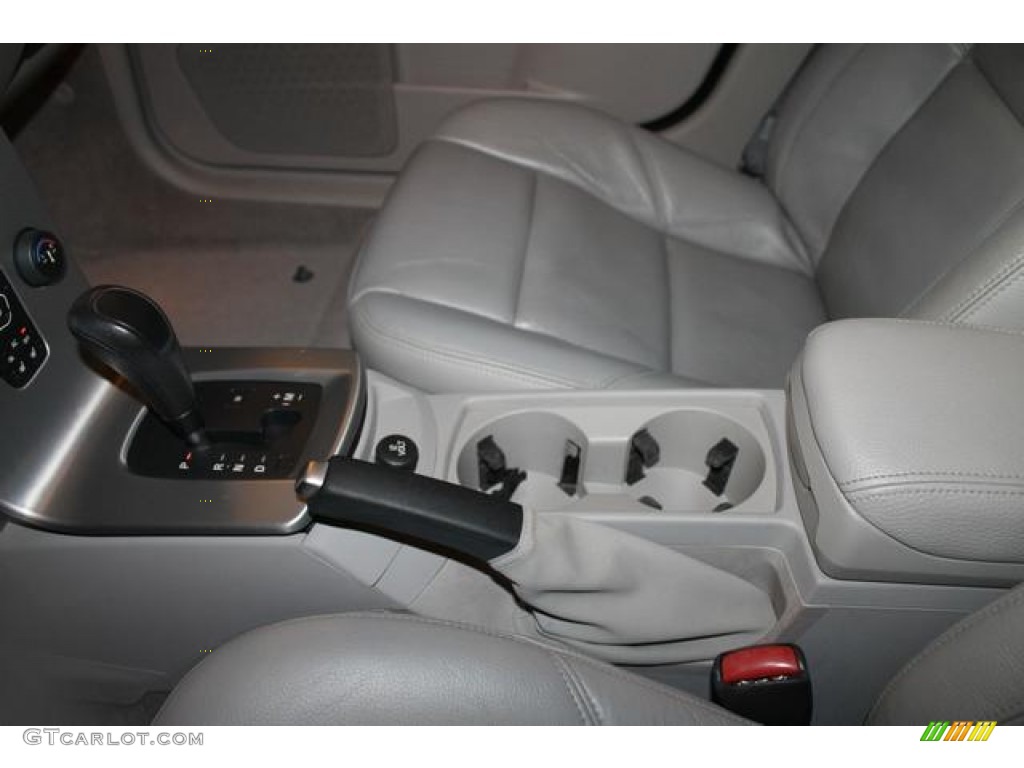 2005 V50 T5 AWD - Ice White / Off-Black photo #42