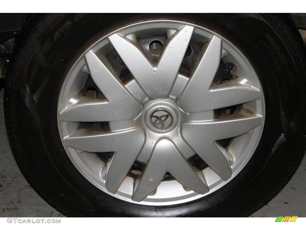 2009 Toyota Sienna LE Wheel Photos