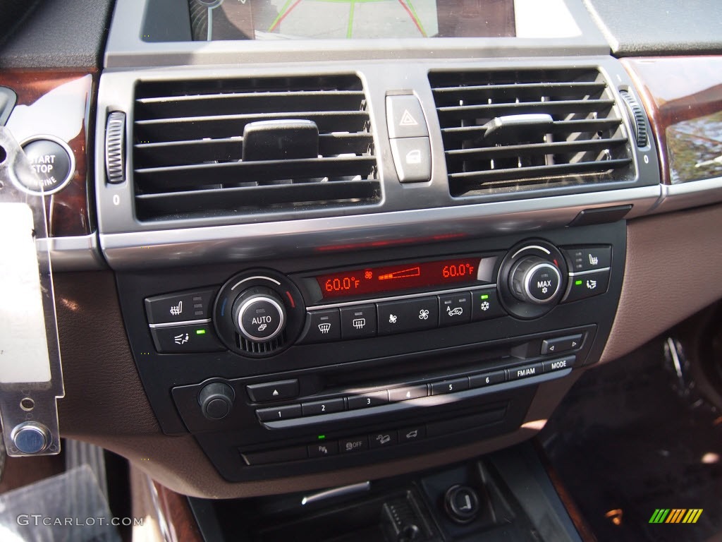 2010 BMW X5 xDrive48i Controls Photo #77030481