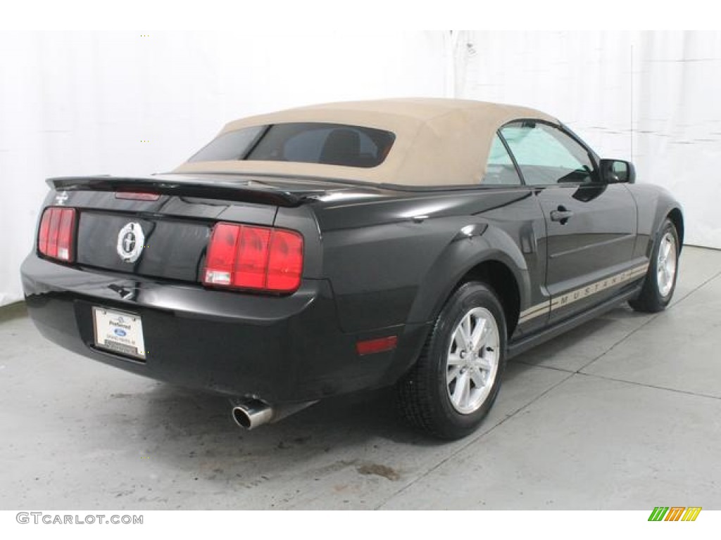 2007 Mustang V6 Premium Convertible - Black / Medium Parchment photo #7