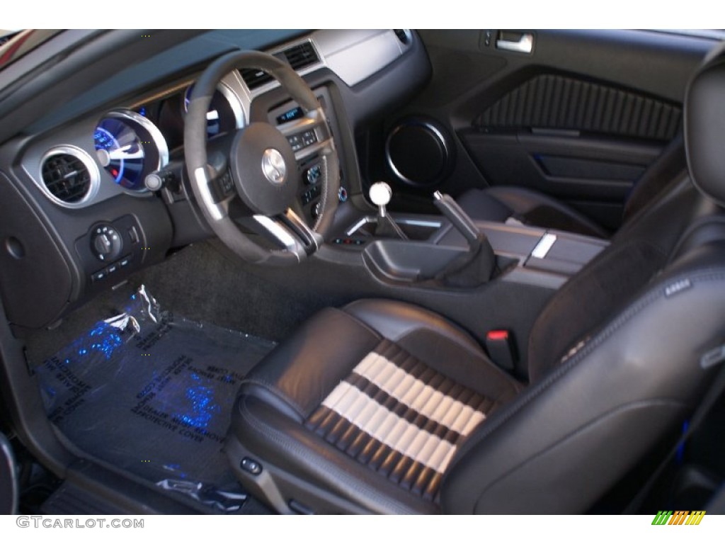 Charcoal Black/White Interior 2010 Ford Mustang Shelby GT500 Coupe Photo #77030702