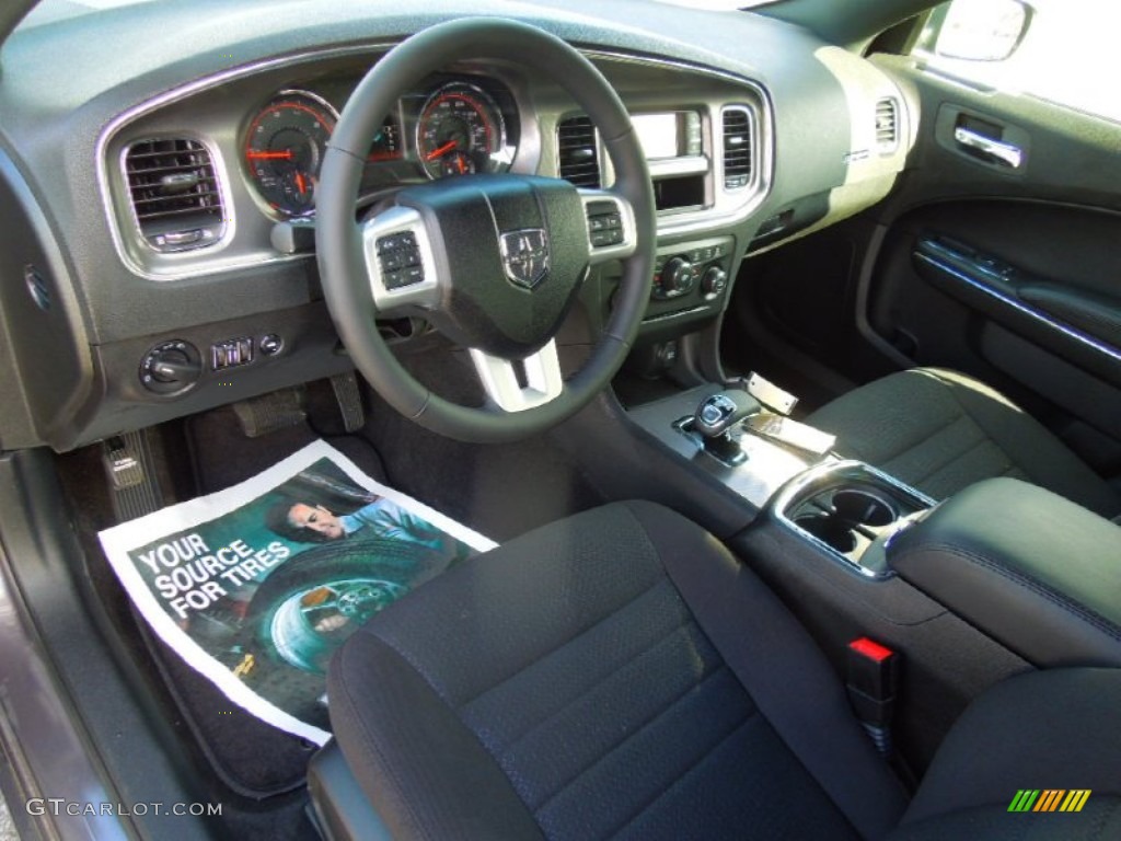 Black Interior 2013 Dodge Charger SE Photo #77030799