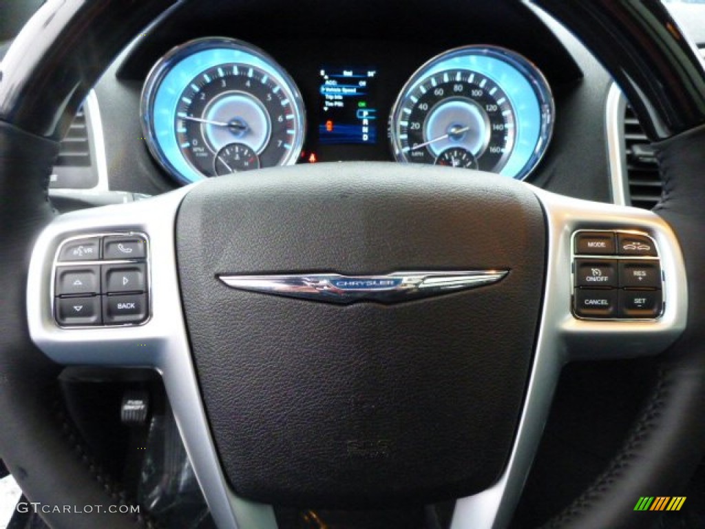 2013 Chrysler 300 C AWD Steering Wheel Photos