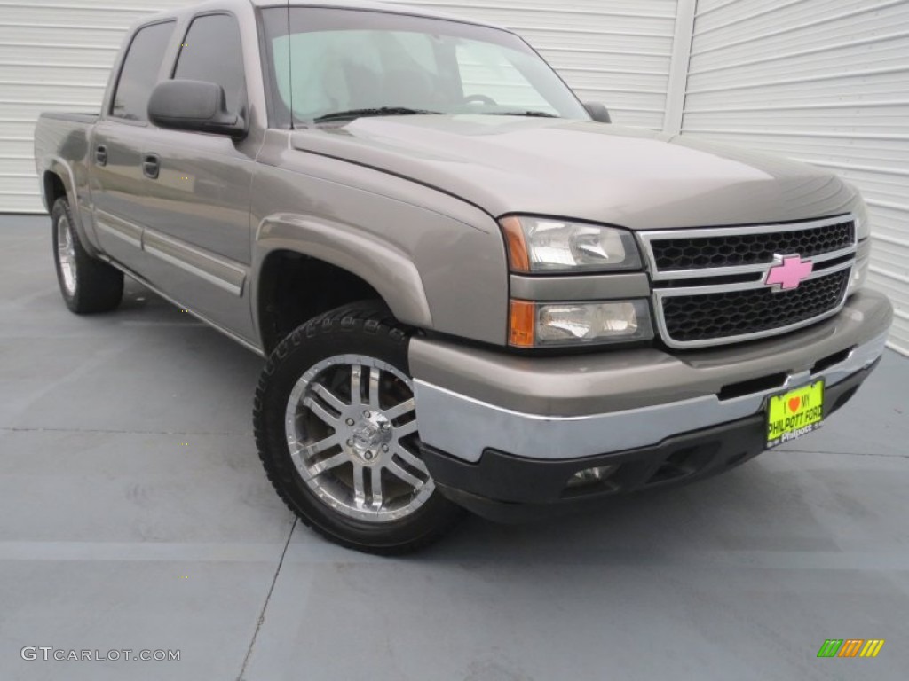 2007 Silverado 1500 Classic LT  Z71 Crew Cab 4x4 - Graystone Metallic / Dark Charcoal photo #1