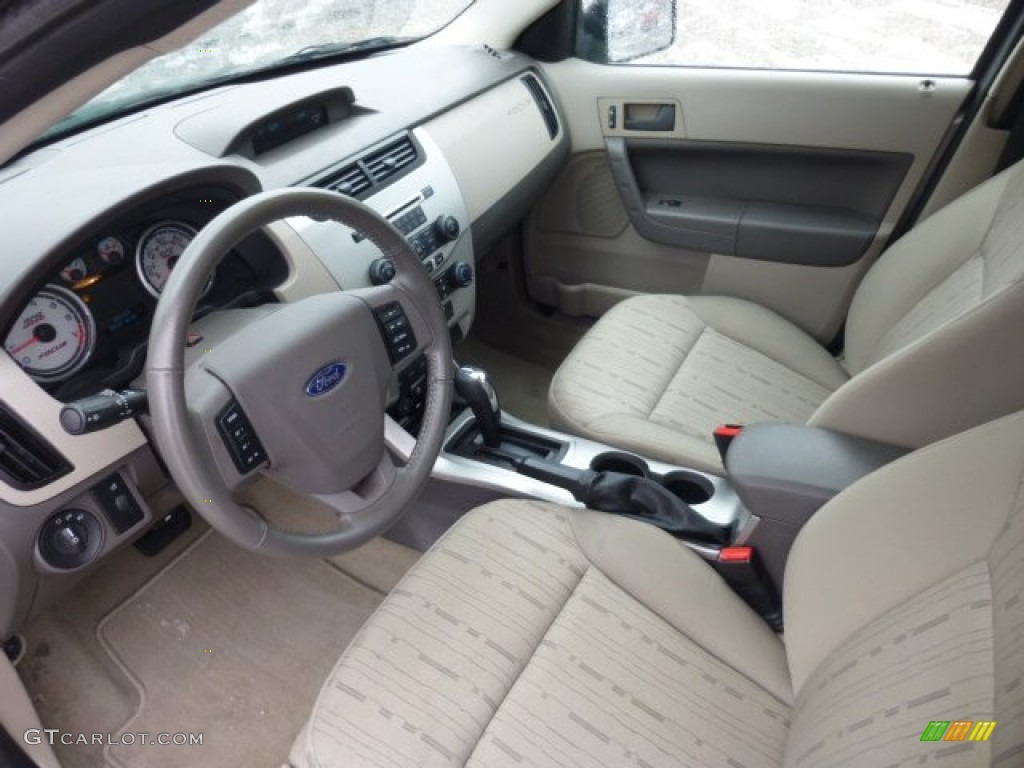 Medium Stone Interior 2011 Ford Focus SE Sedan Photo #77033277