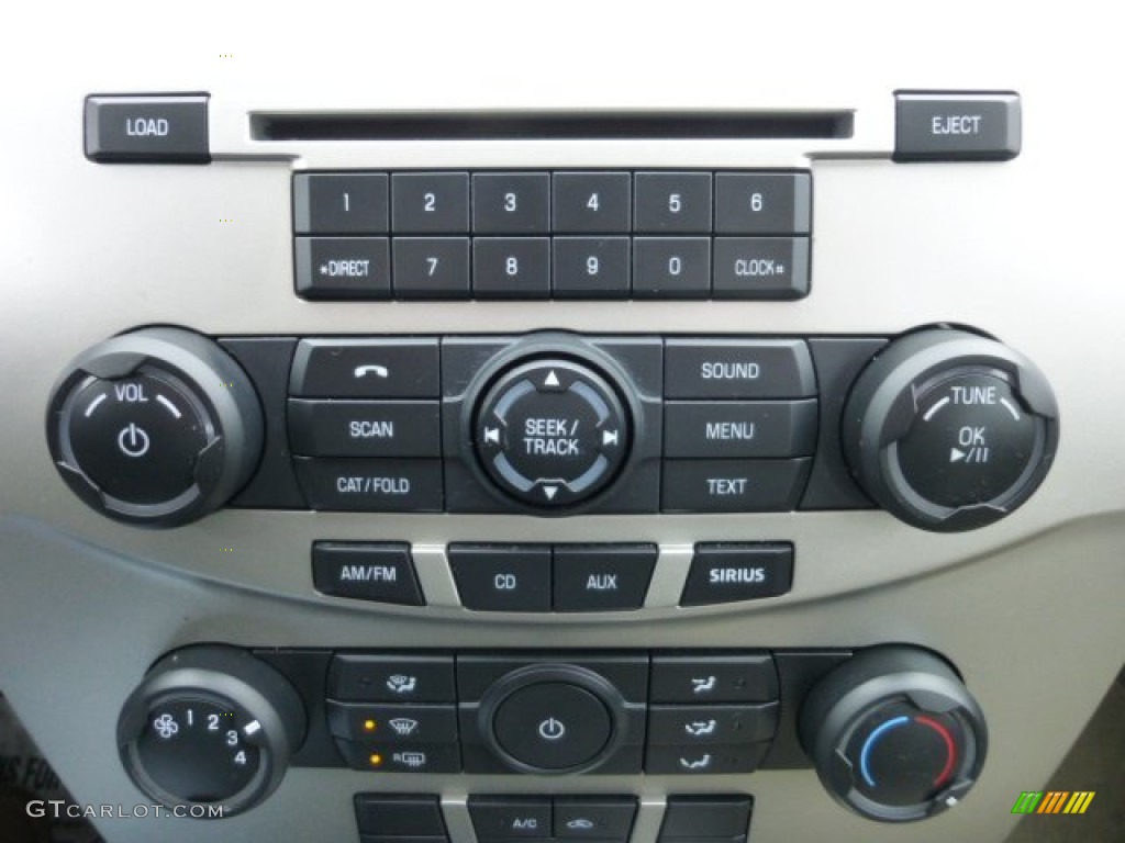 2011 Ford Focus SE Sedan Controls Photos