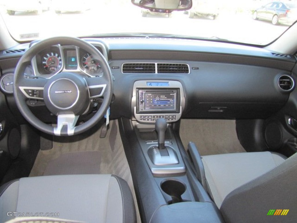 2011 Chevrolet Camaro LT/RS Coupe Gray Dashboard Photo #77034795