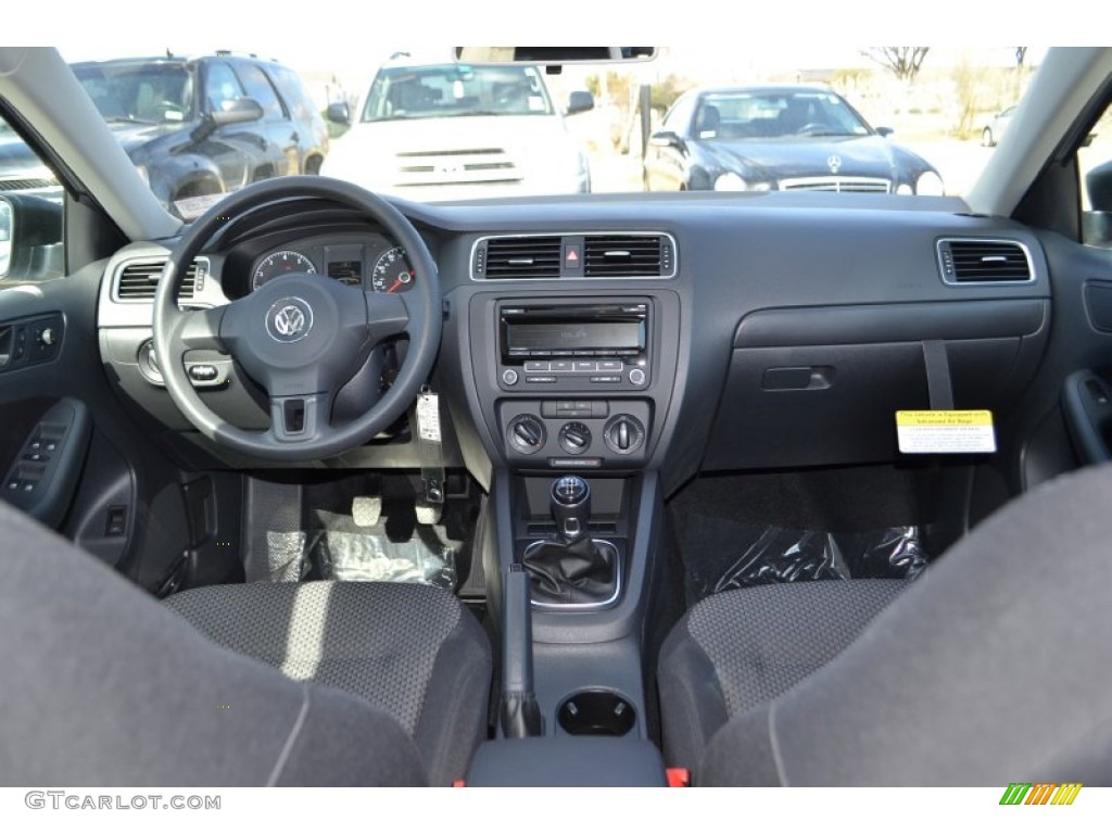 2013 Volkswagen Jetta S Sedan Dashboard Photos