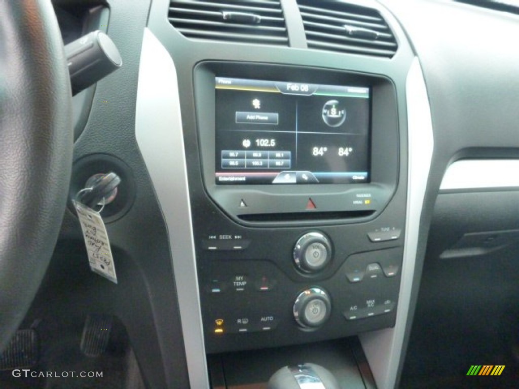 2011 Ford Explorer XLT 4WD Controls Photo #77036753