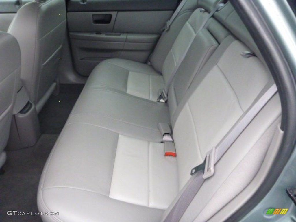2007 Ford Taurus SEL Rear Seat Photos