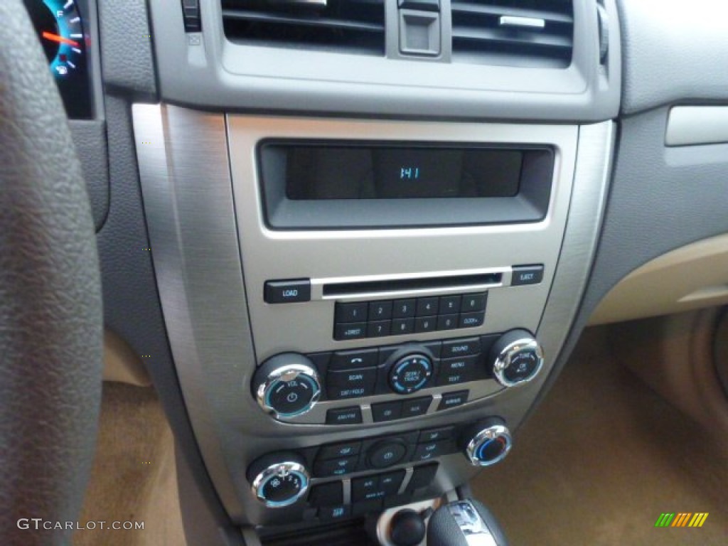 2011 Ford Fusion SE Controls Photo #77037489