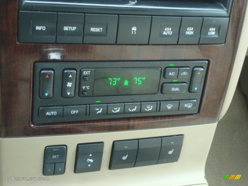 2007 Ford Explorer Limited 4x4 Controls Photo #77038702