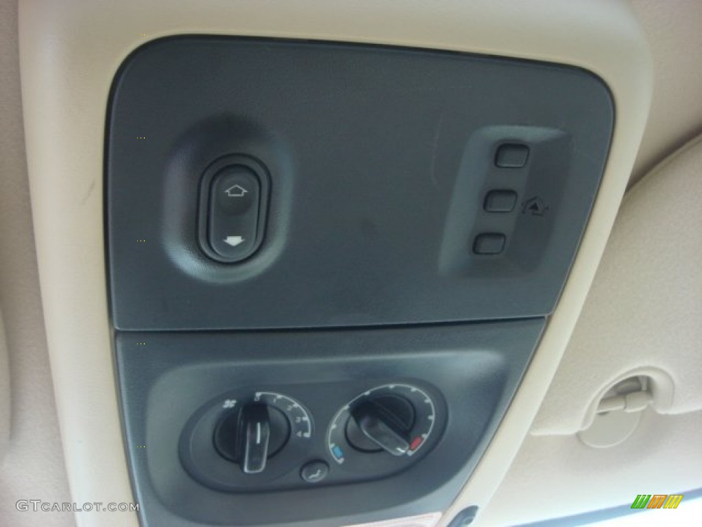 2007 Ford Explorer Limited 4x4 Controls Photo #77038800