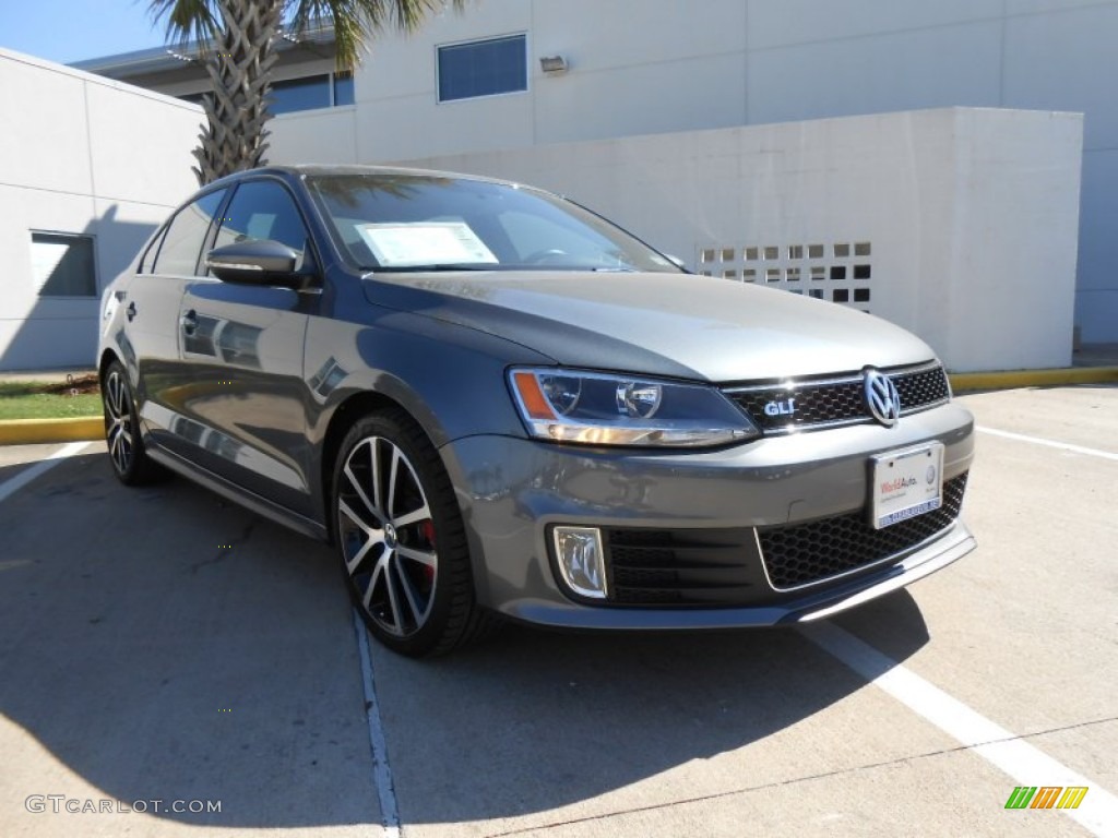 Platinum Gray Metallic Volkswagen Jetta