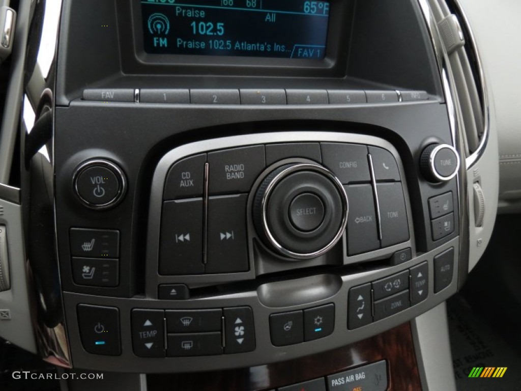 2010 Buick LaCrosse CXS Controls Photo #77039340