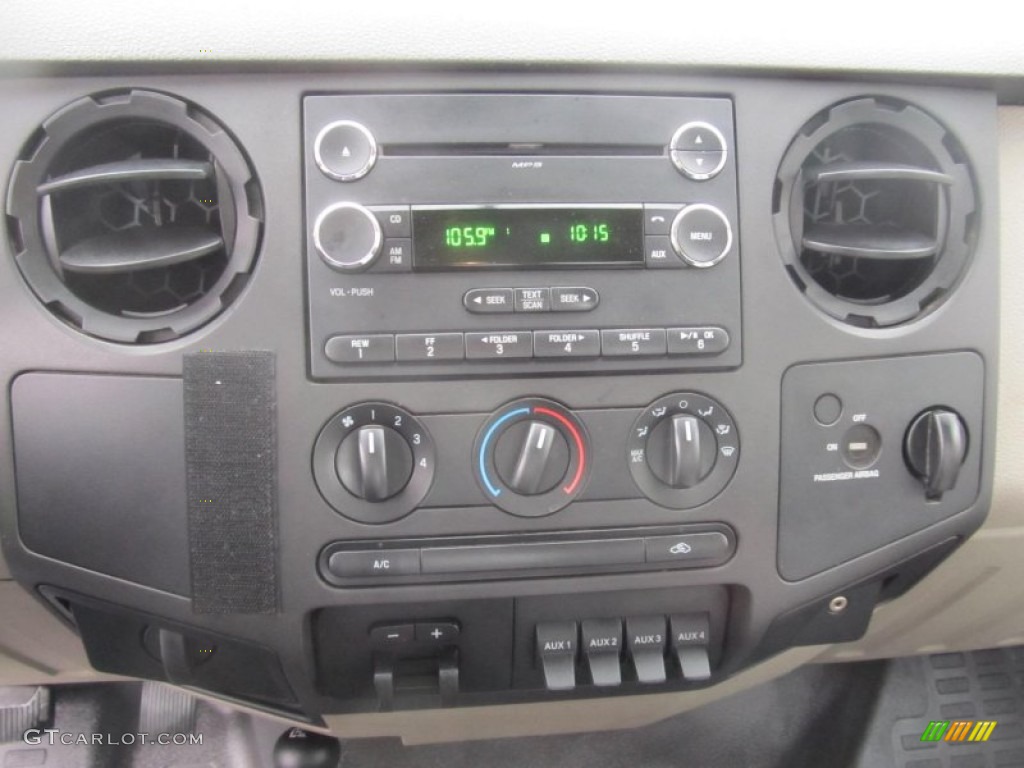 2010 Ford F250 Super Duty XL Regular Cab 4x4 Controls Photo #77040540