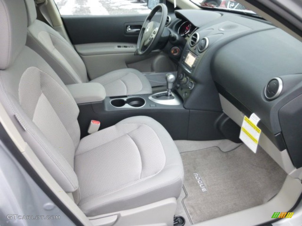 Gray Interior 2013 Nissan Rogue SV AWD Photo #77040993