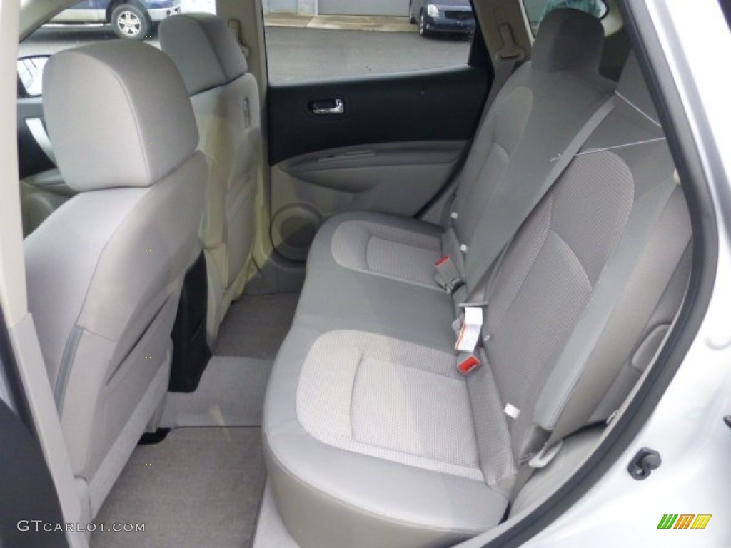 2013 Nissan Rogue SV AWD Rear Seat Photos