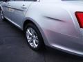 Ingot Silver Metallic - Taurus SEL Photo No. 4