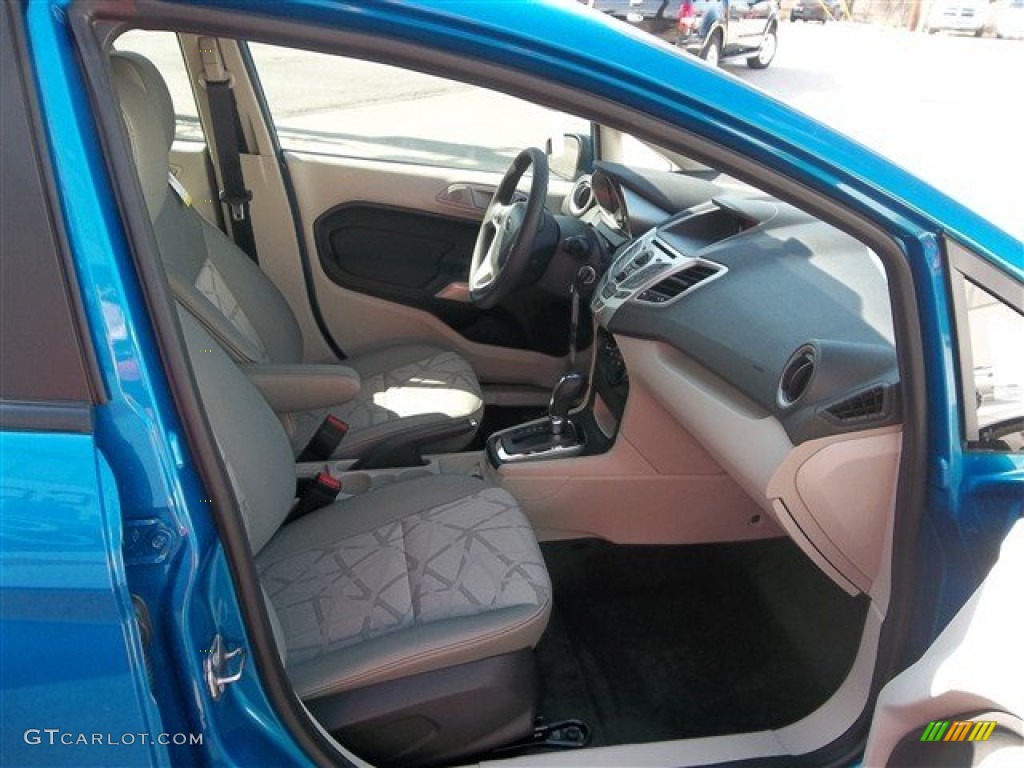 2013 Fiesta SE Sedan - Blue Candy / Charcoal Black/Light Stone photo #13