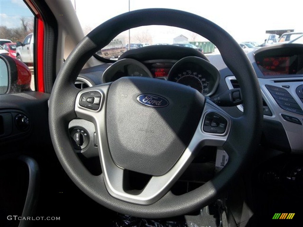 2013 Fiesta SE Sedan - Race Red / Charcoal Black photo #18