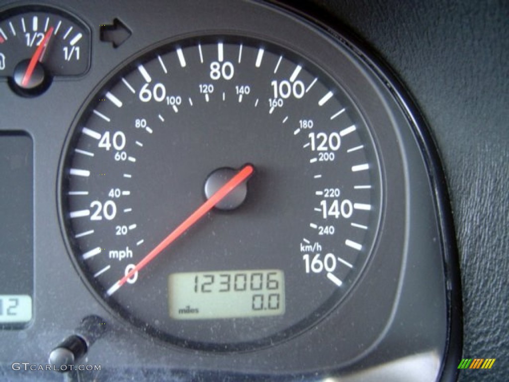 2002 Jetta GLS 1.8T Sedan - Cool White / Beige photo #15