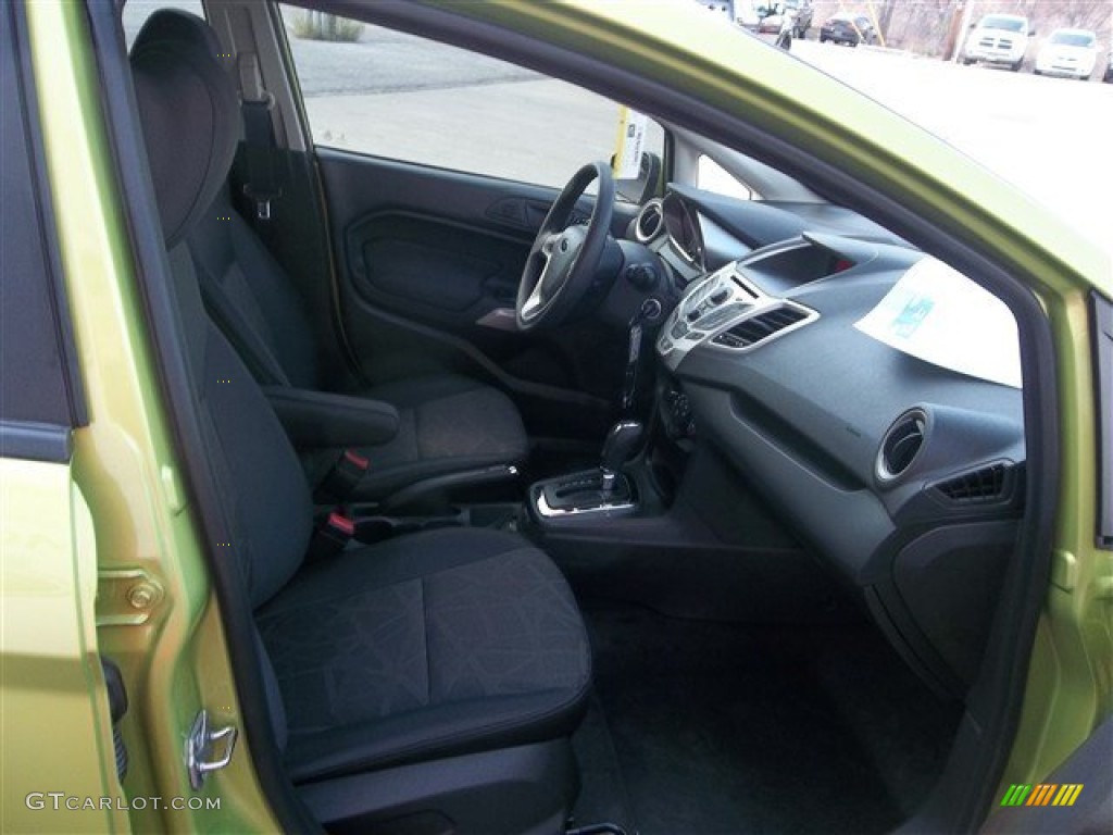 2013 Fiesta SE Sedan - Lime Squeeze / Charcoal Black photo #13