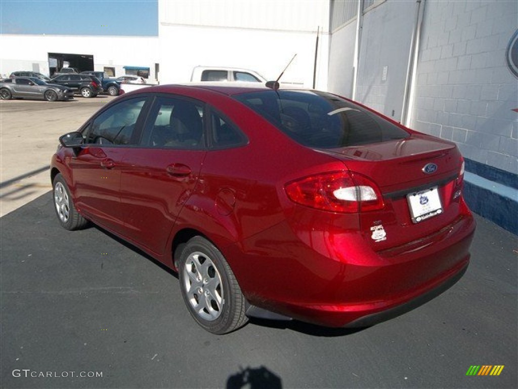 2013 Fiesta SE Sedan - Ruby Red / Charcoal Black/Light Stone photo #4