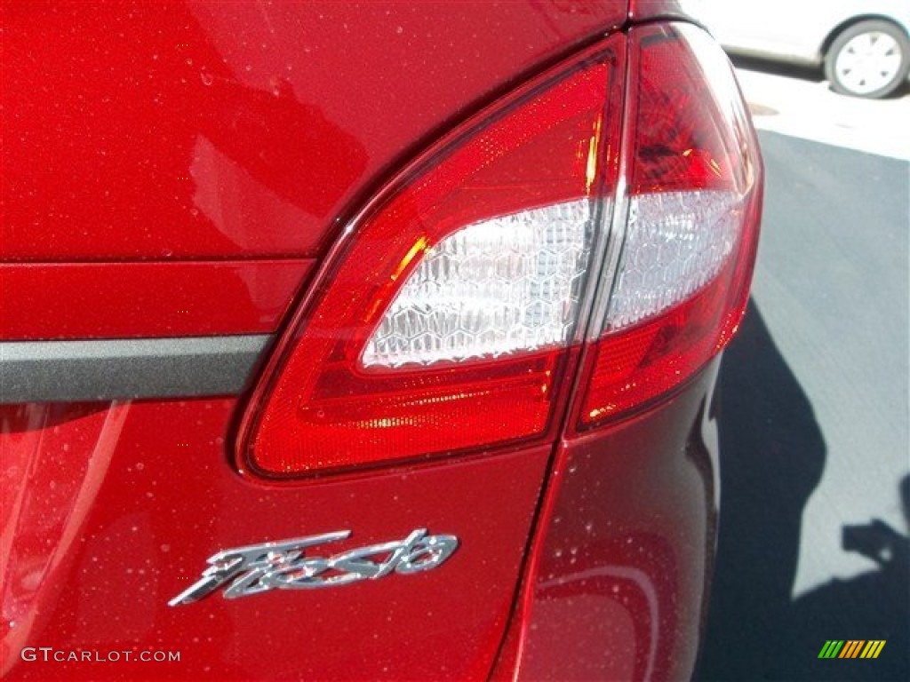 2013 Fiesta SE Sedan - Ruby Red / Charcoal Black/Light Stone photo #6