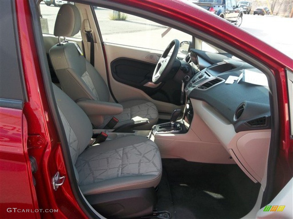 2013 Fiesta SE Sedan - Ruby Red / Charcoal Black/Light Stone photo #13