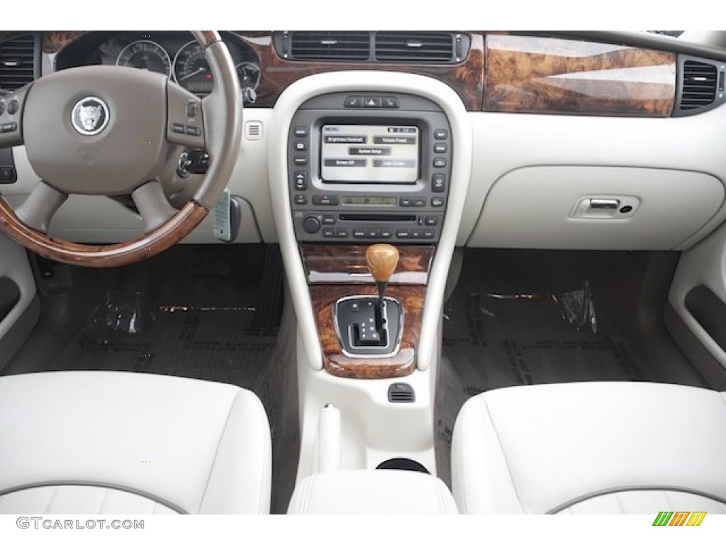 2005 Jaguar X-Type 3.0 Ivory Dashboard Photo #77049154