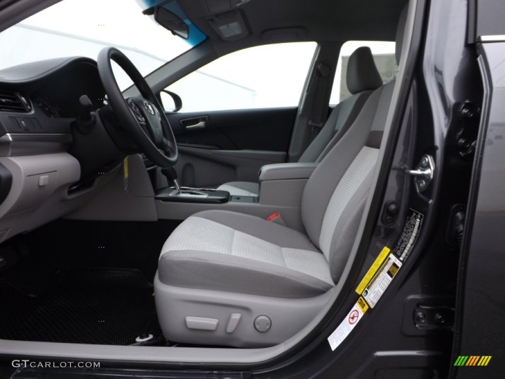 2013 Camry LE - Magnetic Gray Metallic / Ash photo #14