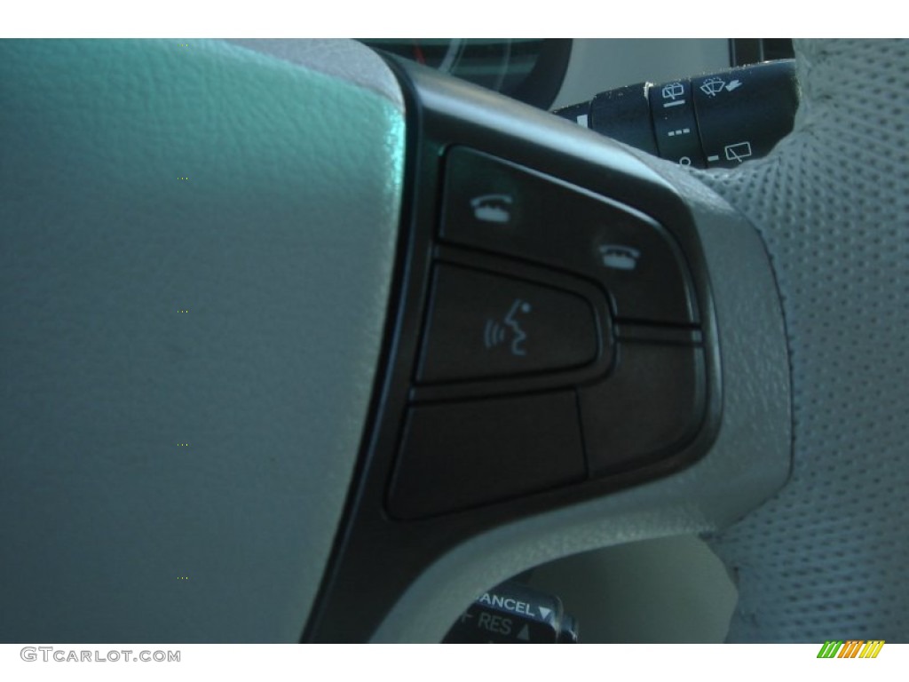 2011 Sienna SE - Super White / Dark Charcoal photo #24