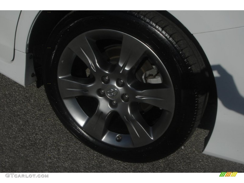 2011 Sienna SE - Super White / Dark Charcoal photo #46