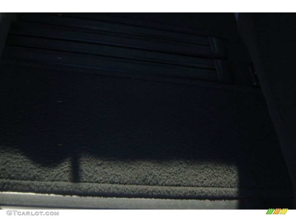 2011 Sienna SE - Super White / Dark Charcoal photo #60
