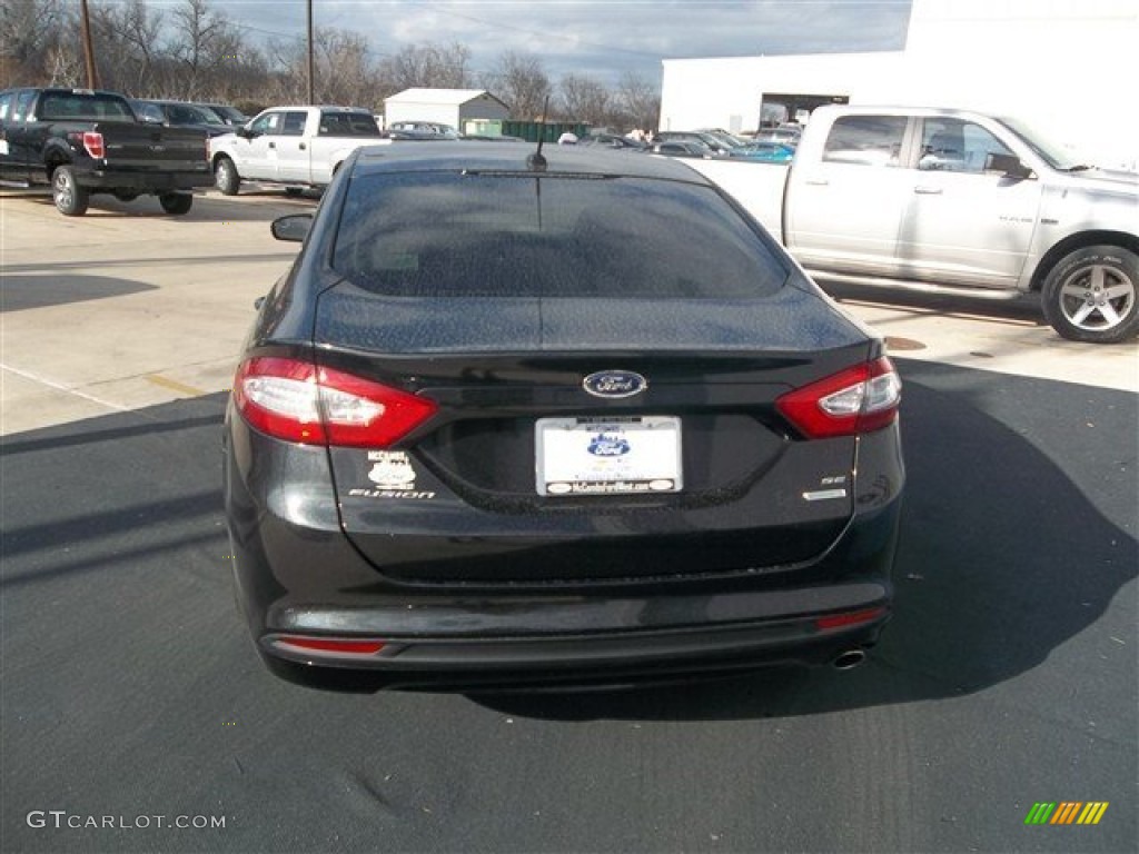 2013 Fusion SE 1.6 EcoBoost - Tuxedo Black Metallic / Charcoal Black photo #5