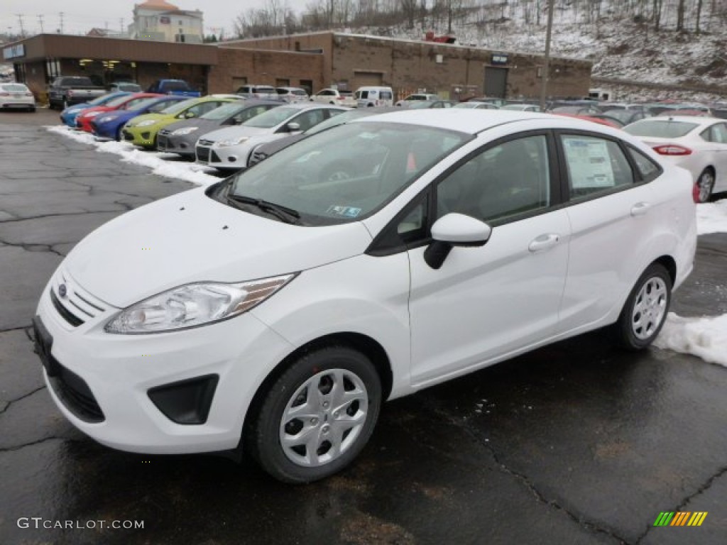 2013 Fiesta S Sedan - Oxford White / Charcoal Black/Light Stone photo #5