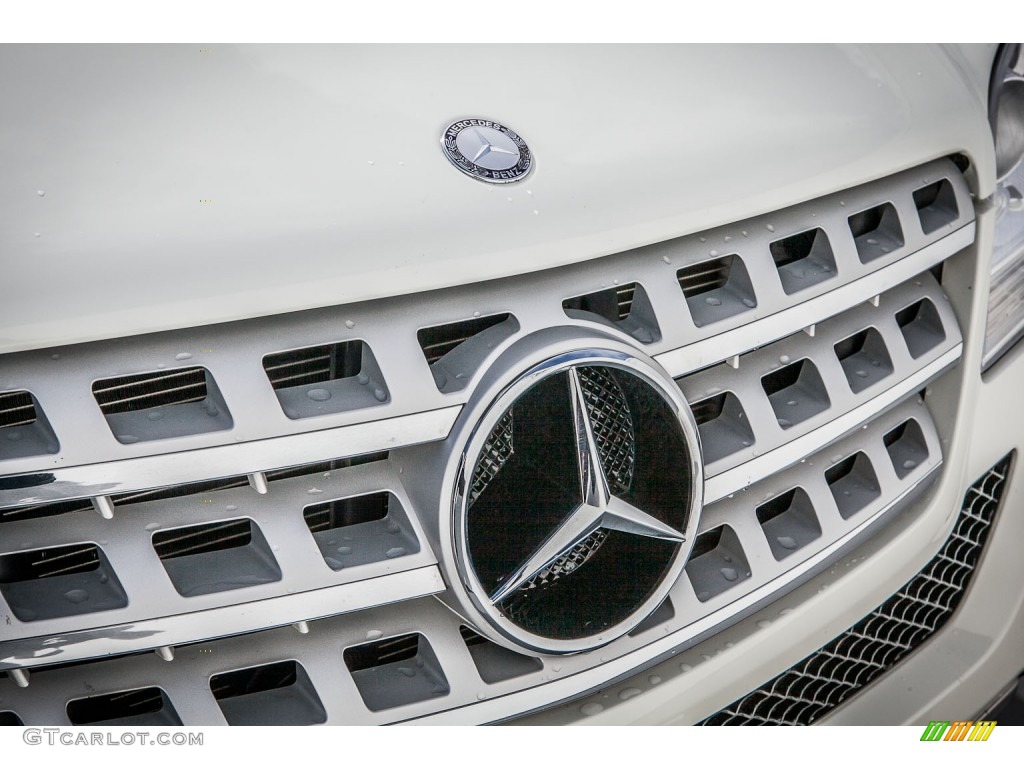 2010 Mercedes-Benz ML 350 Marks and Logos Photo #77058668