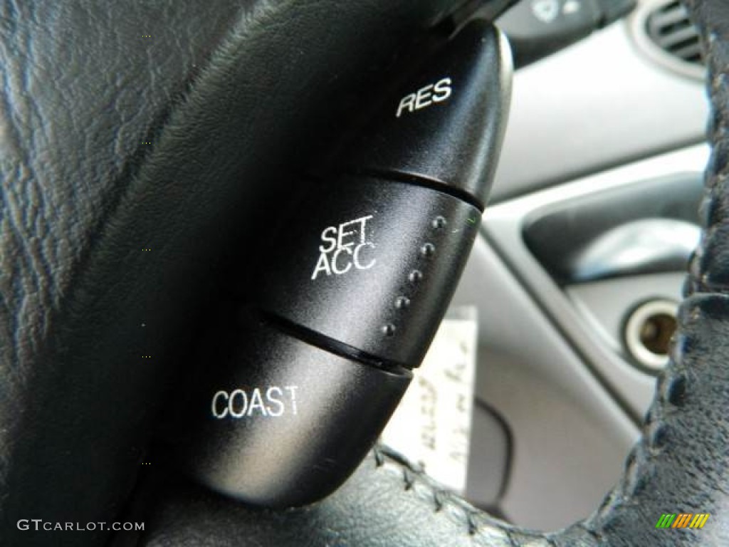 2003 Focus ZX5 Hatchback - Pitch Black / Medium Graphite photo #25