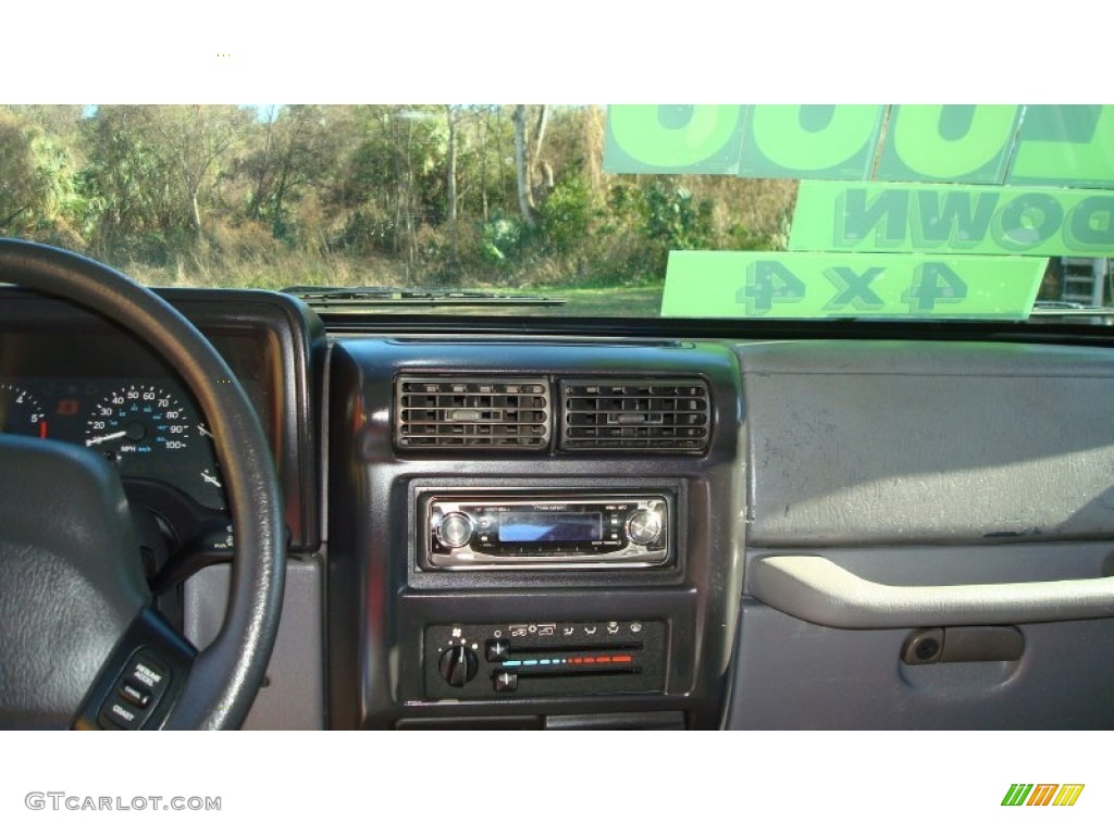 1998 Wrangler SE 4x4 - Bright Jade Satin Glow / Mist Grey photo #11