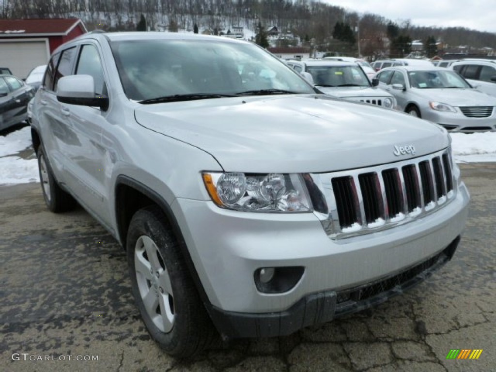 2013 Grand Cherokee Laredo 4x4 - Bright Silver Metallic / Black photo #7