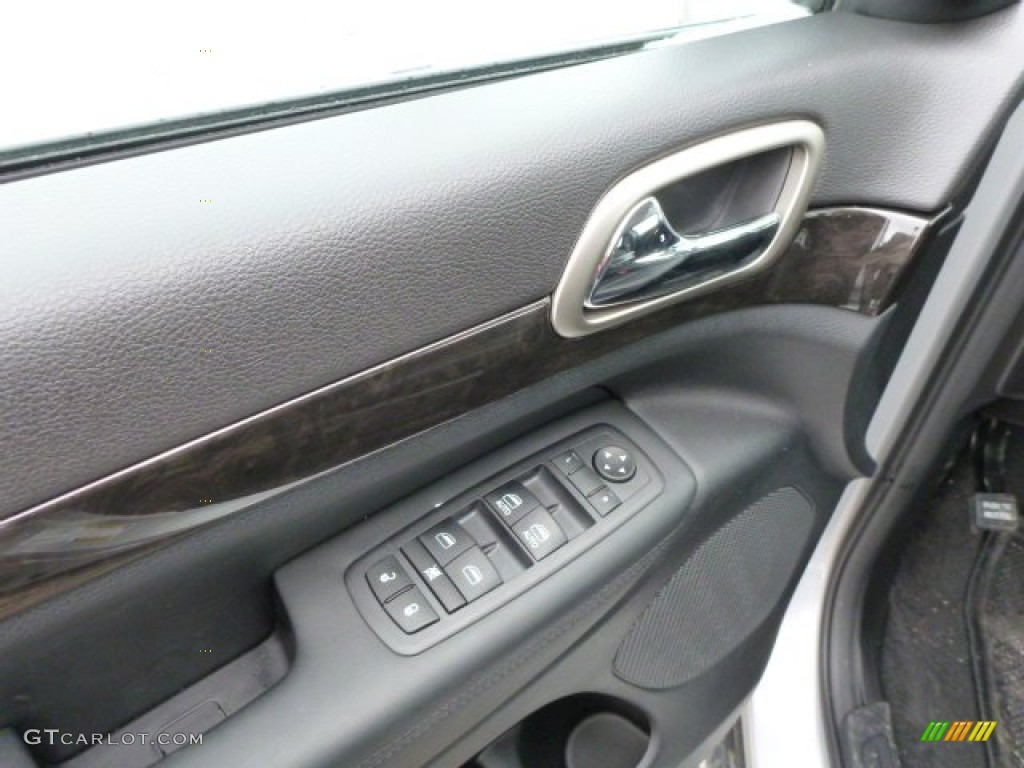 2013 Grand Cherokee Laredo 4x4 - Bright Silver Metallic / Black photo #14