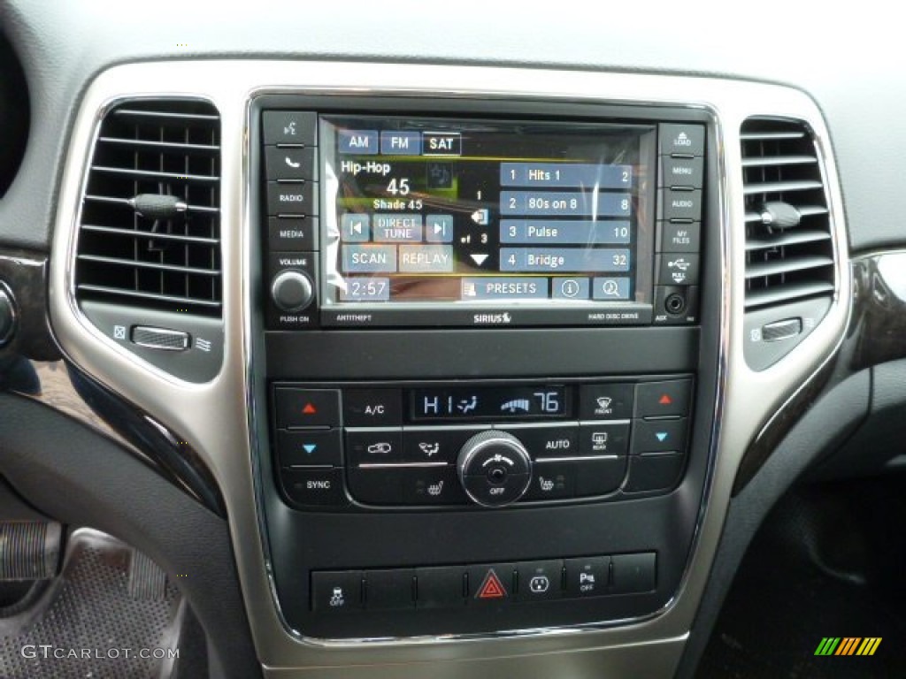 2013 Grand Cherokee Laredo 4x4 - Bright Silver Metallic / Black photo #19