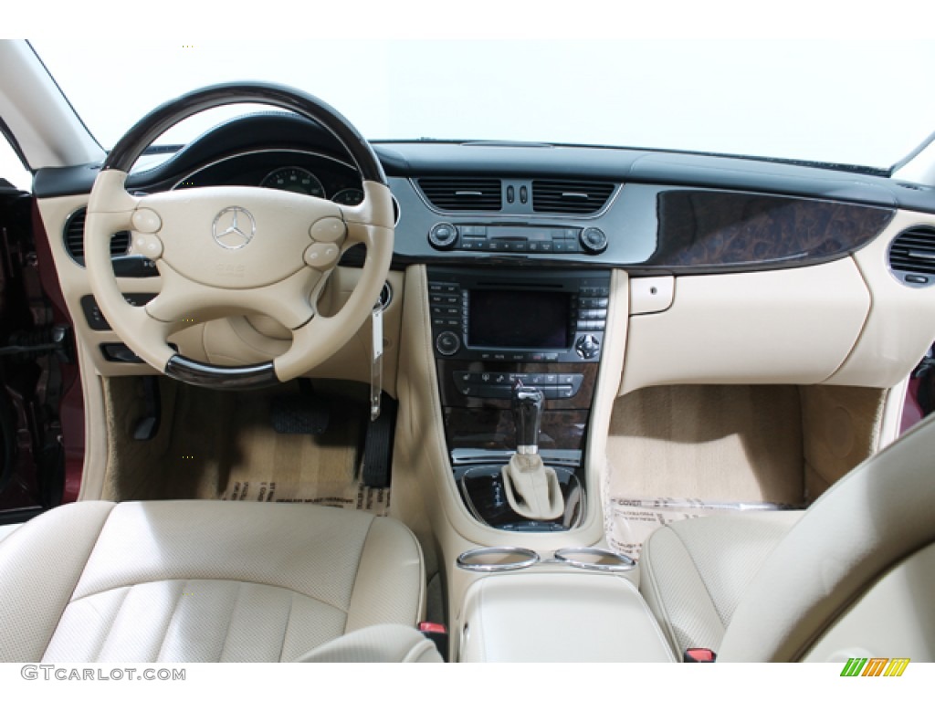 2007 Mercedes-Benz CLS 550 Cashmere Dashboard Photo #77064539
