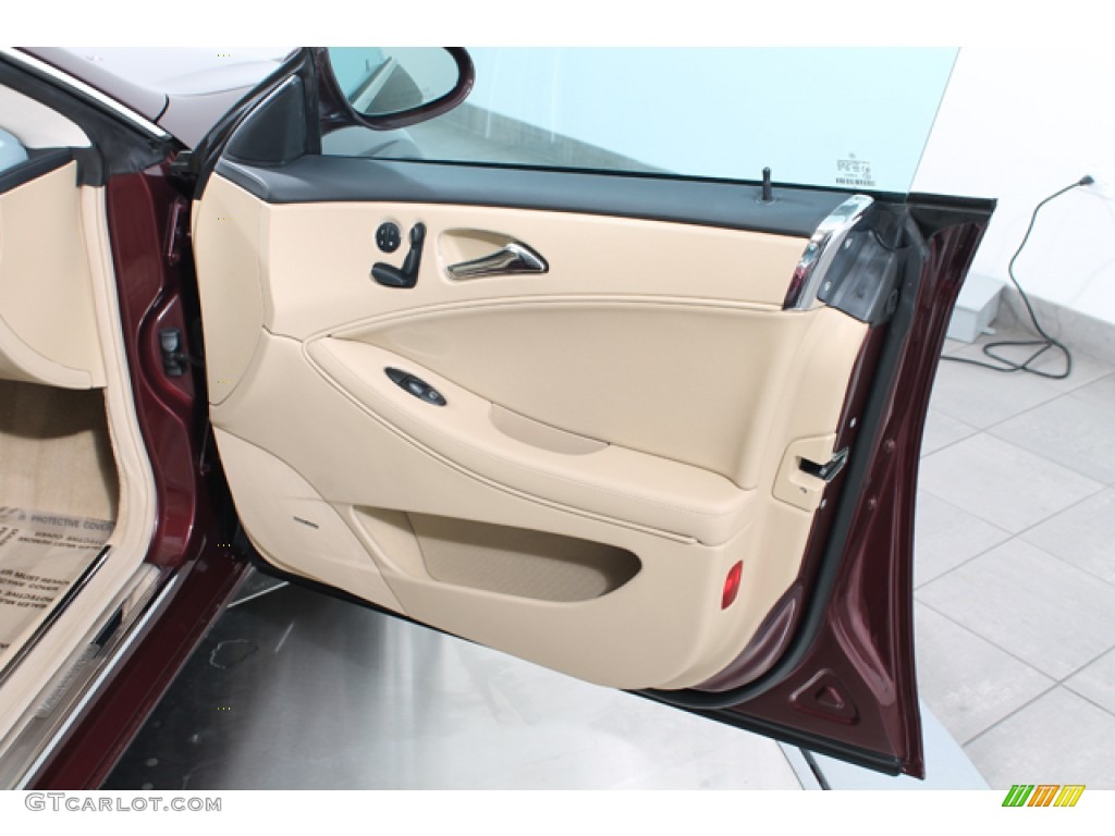 2007 Mercedes-Benz CLS 550 Cashmere Door Panel Photo #77064670