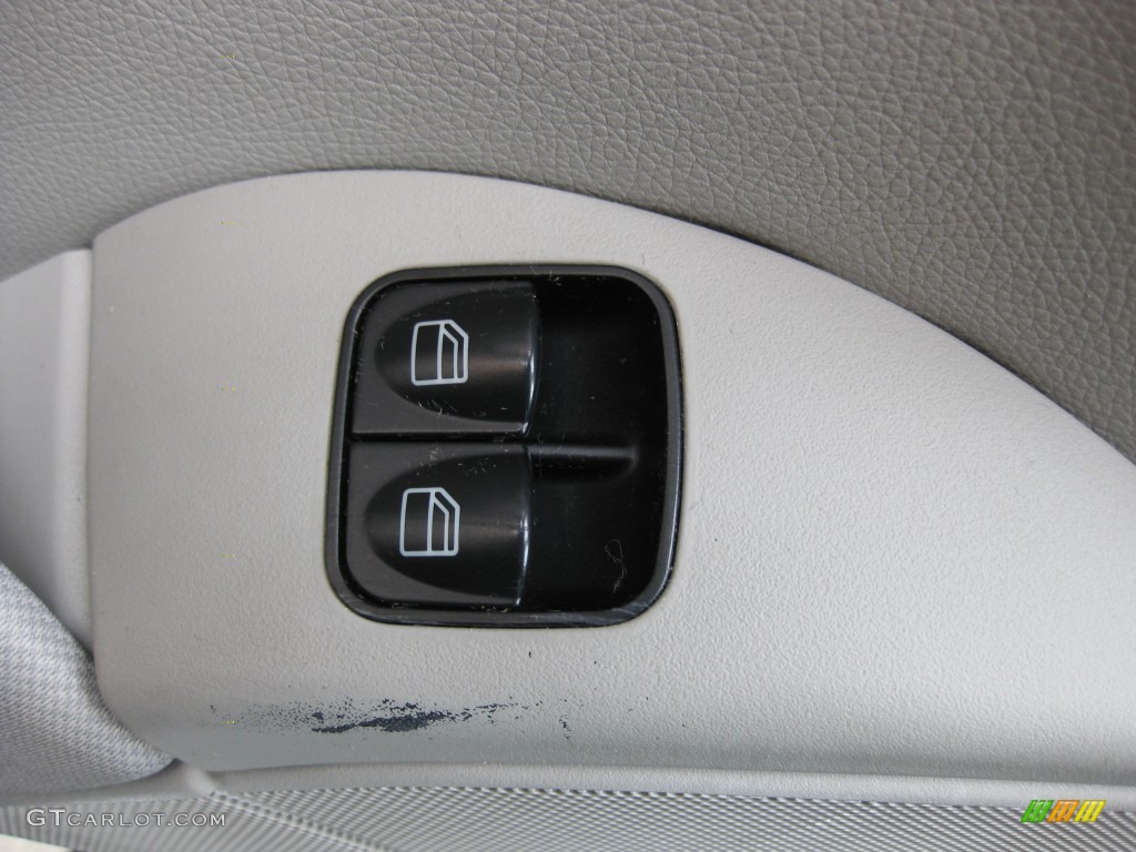 2003 Mercedes-Benz C 230 Kompressor Coupe Controls Photo #77065486